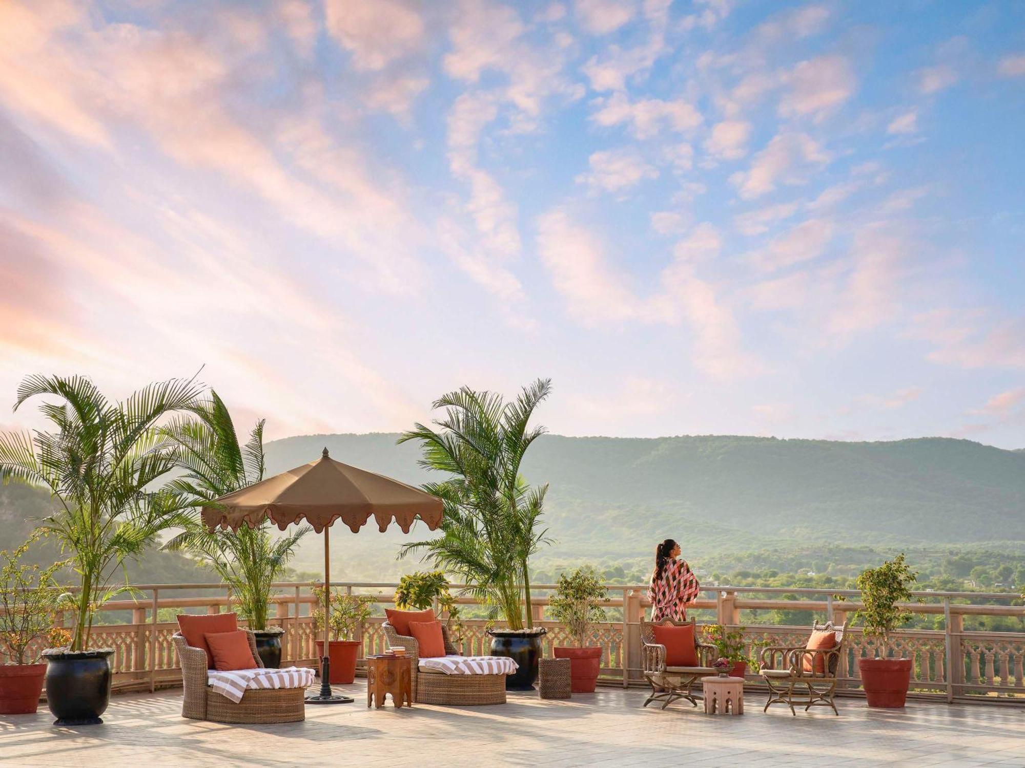 Fairmont Jaipur Hotel Exterior photo The Oberoi Udaivilas Palace
