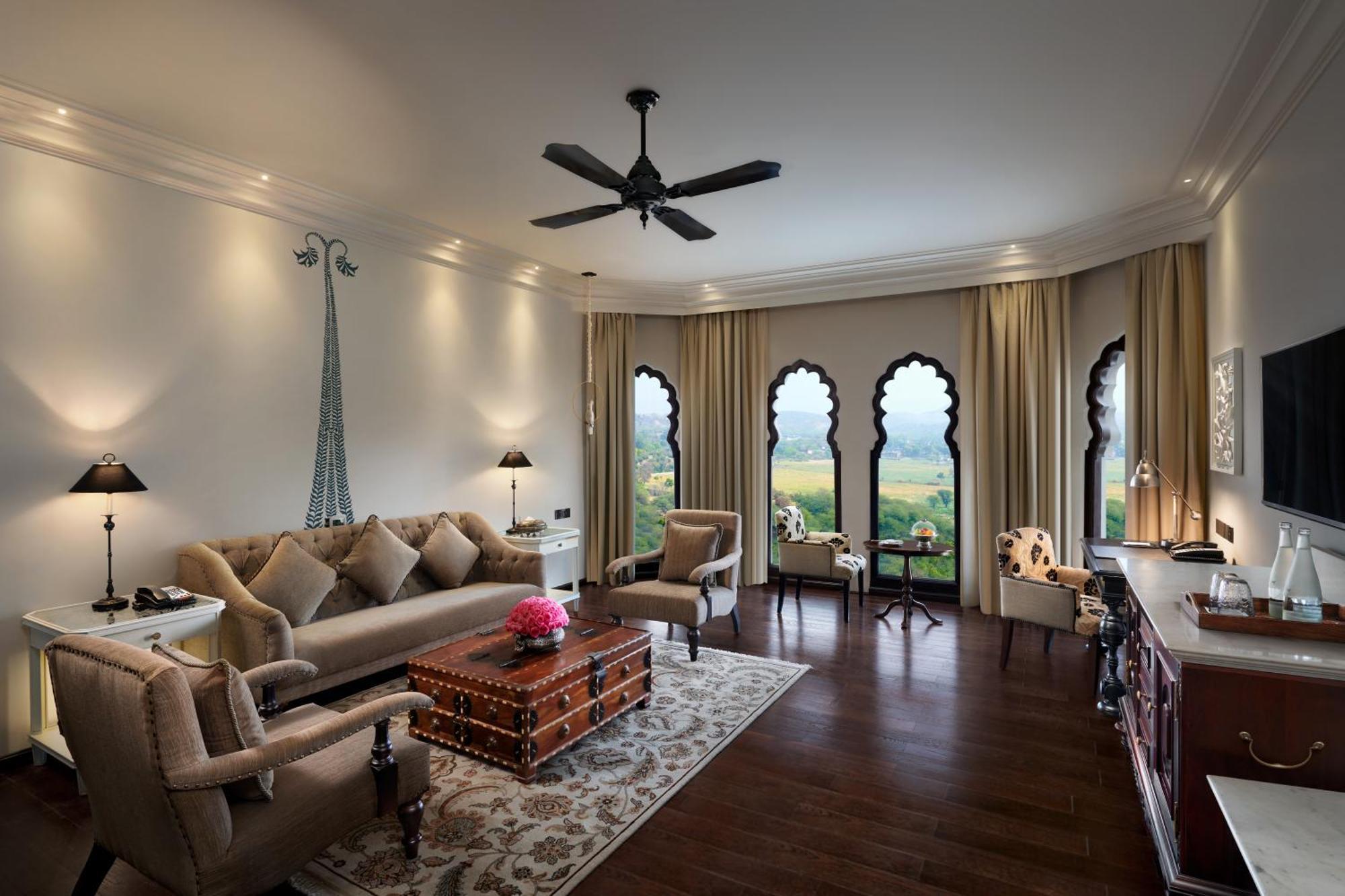 Fairmont Jaipur Hotel Exterior photo A suite at The Oberoi Agra