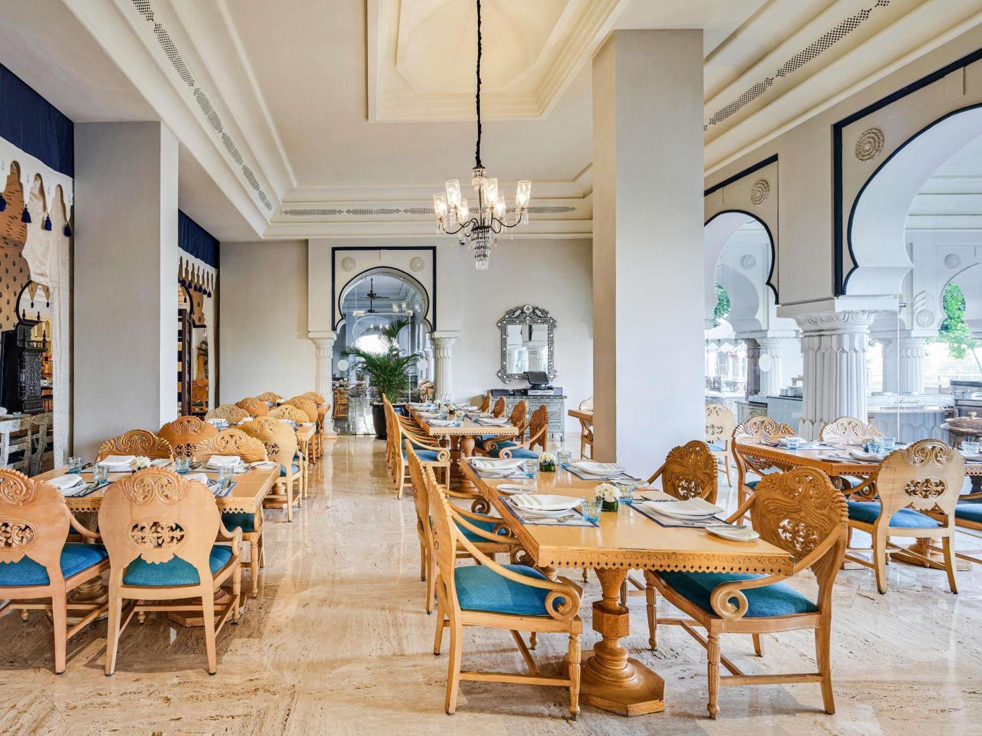 Fairmont Jaipur Hotel Exterior photo