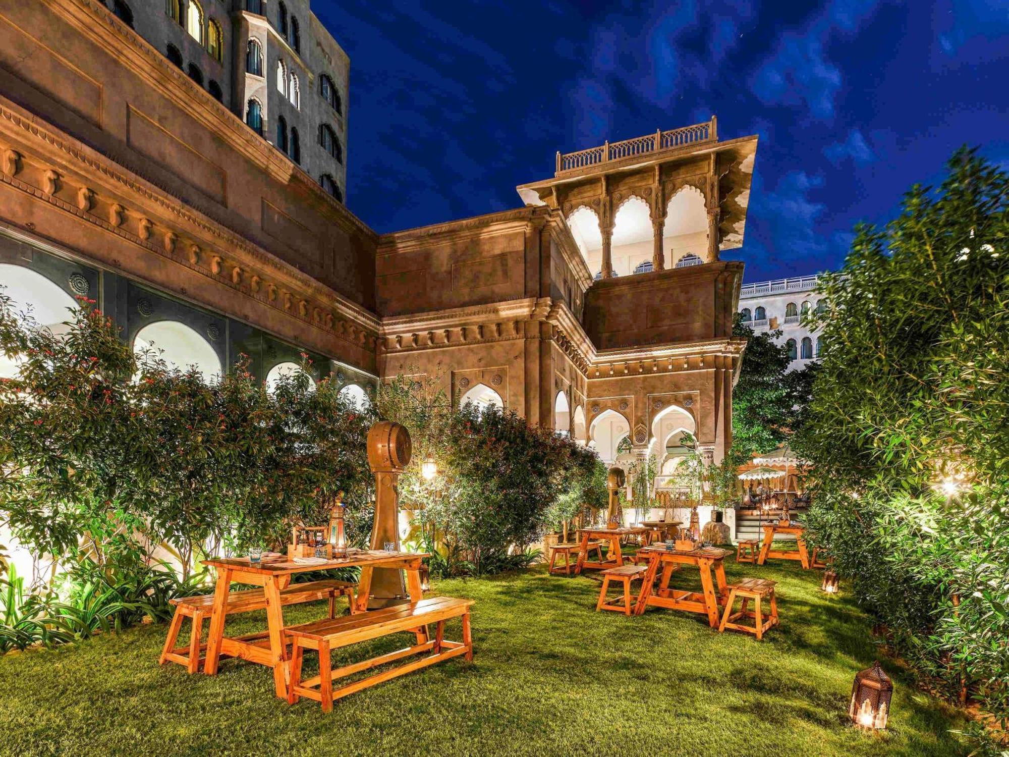 Fairmont Jaipur Hotel Exterior photo