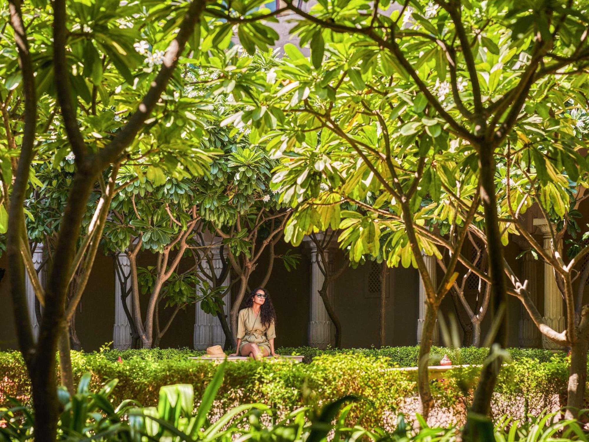 Fairmont Jaipur Hotel Exterior photo